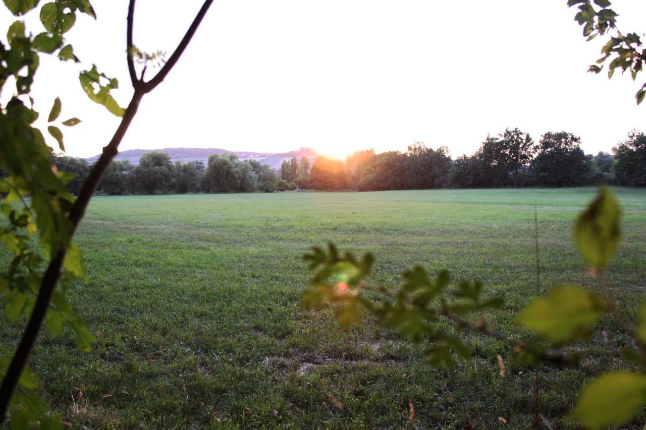 Domaine Des Lilas Saint-Germain-Lembron Bagian luar foto